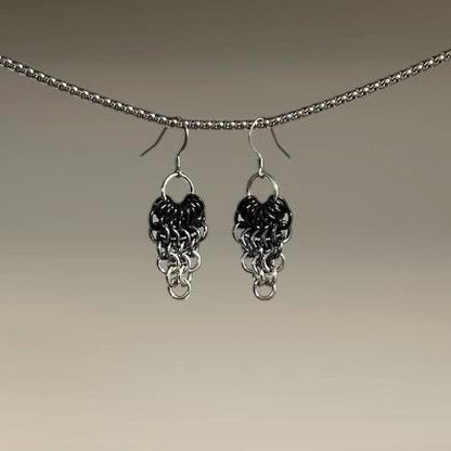 Euro Fan Chainmail Earrings - Greyscale
