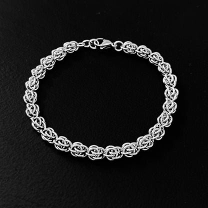 Stainless Steel Dainty Sweet Pea Chainmail Bracelet